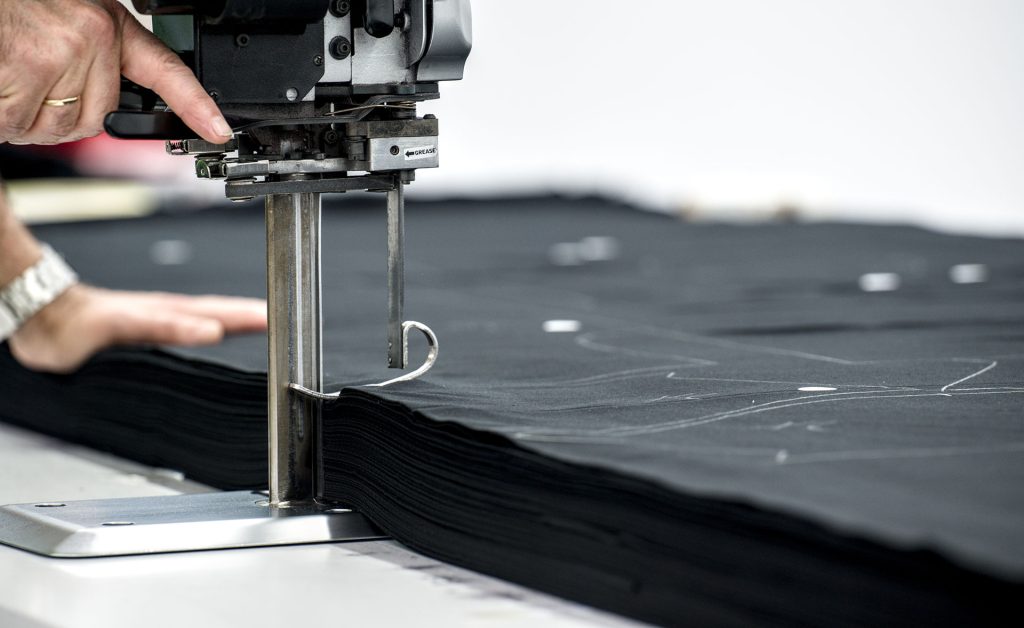 EAM Facatory in Shtip - producing the Nokaut collectors edition t-shirt "Знаеш каде да ме најдеш..."
